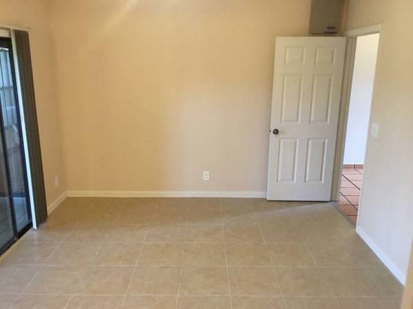 JosephCheapHome's tweet photo. Very well maintained unit. NEWLY PAINTED,NEW TILE,CORNER UNIT, Bring your clients and they will like it. Gated community. QUIET COMMUNITY. Only one pet will be accepted by HOA WOULD YOU LIKE TO LIVE CLOSE TO THE BEACH? THIS IS YOUR BEST OPPORTUNITY!!!!
RENT $1,375
SL 3203799 https://t.co/QO4p5gayxo