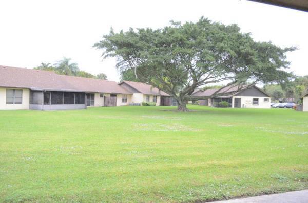 JosephCheapHome's tweet photo. Very well maintained unit. NEWLY PAINTED,NEW TILE,CORNER UNIT, Bring your clients and they will like it. Gated community. QUIET COMMUNITY. Only one pet will be accepted by HOA WOULD YOU LIKE TO LIVE CLOSE TO THE BEACH? THIS IS YOUR BEST OPPORTUNITY!!!!
RENT $1,375
SL 3203799 https://t.co/QO4p5gayxo