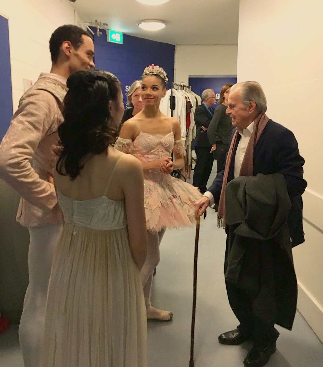 CelineGittens's tweet image. 🎂After a brief post show singalong of &quot;Happy 91st Birthday to Sir Peter Wright&quot;, he was back to business with giving us notes from our performance 📝🍭👑🎀✨🎄❄️🎁 #happybirthday #sirpeterwright #birminghamroyalballet #birminghamhippodrome #ballet  #thenutcracker #christmas