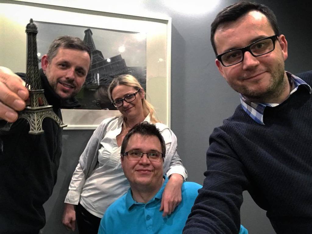 RobiMyPodroze's tweet photo. Dziś odwiedzili nas mili goście z radia UWM FM :) #podwojnaobsada #radio #uwmfm #wemaketravels #robimypodroze #blog #travelblogger #talkingabouttravel #interview #talkingaboutlife #disabledtravel https://t.co/dCe9WChyKv https://t.co/xyCLv6xSq9