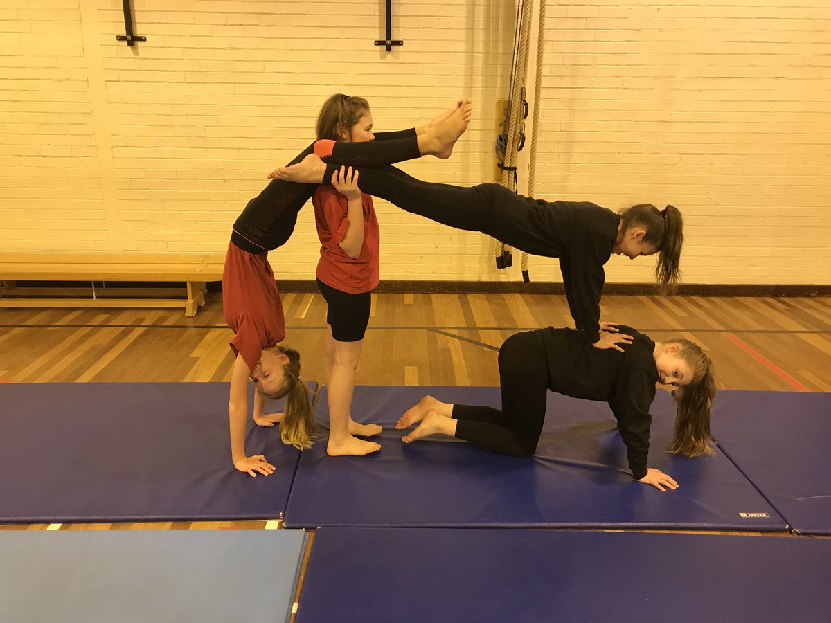 EccoPEdept's tweet photo. Some amazing group balances from 7P6 today! Well done girls @OfficialEcco @EccoTeaching #ThisGirlCan #gymnastics https://t.co/soWvuxLqju