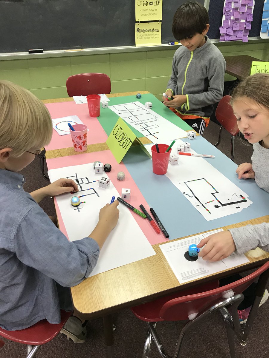 tingleright's tweet image. Fun with Ozobots #gwinpride #weekofcode @KittyDenton3 @3littlenutters