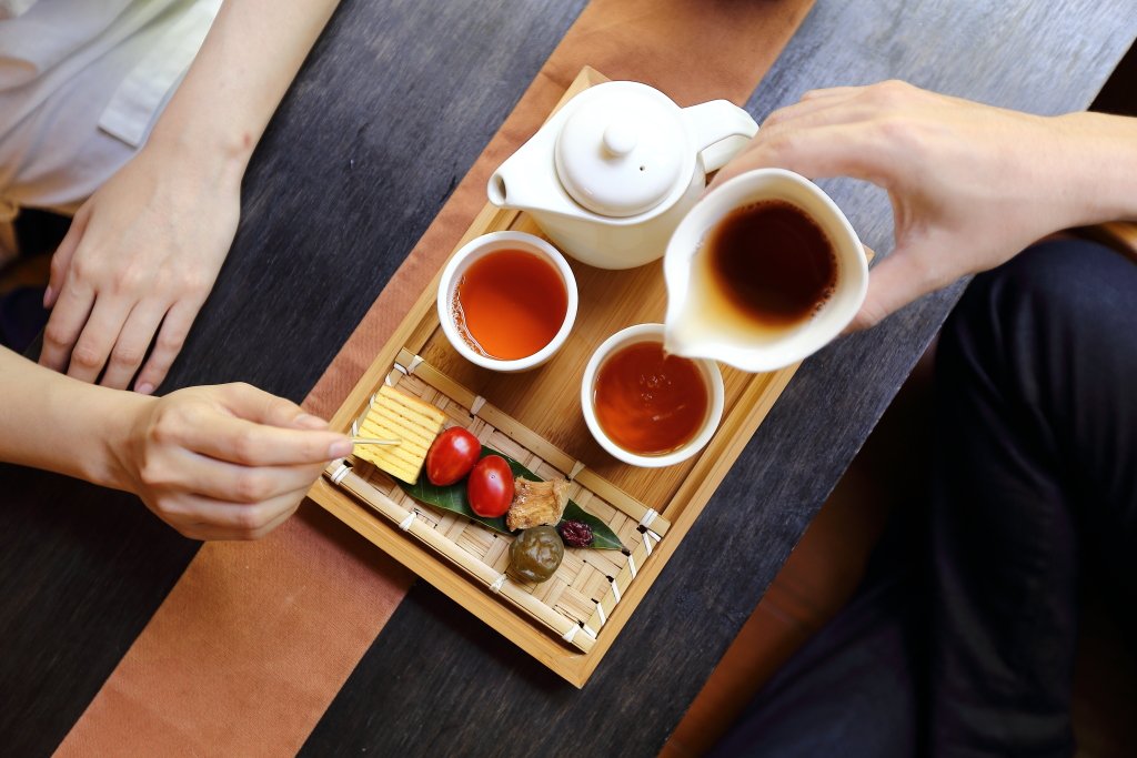 Experience #HongKong and a #Taiwan. See the sights and savor the food! Dumplings anyone?