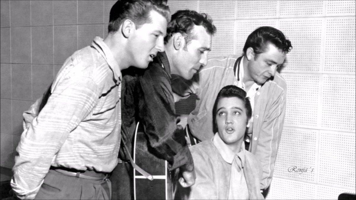 AntiqueTrader's tweet photo. Are you familiar with the "Millon Dollar Quartet?" On this day (Dec. 4) in 1956, the legendary foursome of Carl Perkins, Johnny Cash, Jerry Lee Lewis, and Elvis Presley convened, albeit unplanned, in Sam Philips Sun Records studio in Memphis. https://t.co/VP2RDbwfxk https://t.co/DWxlnED0T3