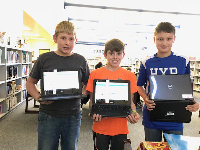 BrickLovesBooks's tweet image. Bonlee is getting their coding on! We had students finish the Sports Tutorial! - @StephenCurry30 check out our awesome coders! #Synergizing #pairedprogramming #HourOfCode #twomindsbetterthanone