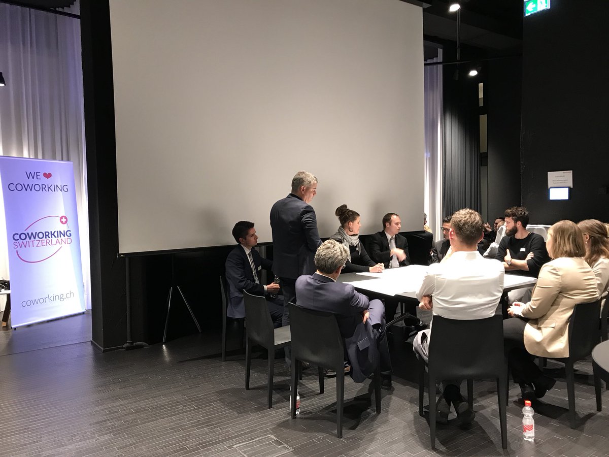 barbarajosef's tweet photo. Lebhafte Diskussionen zu „#Coworking heute und 2030“ von @VillageOffice im @Raiffeisen_CH Forum in Bern, mit @Buerolokal @RuscaRemo @antoinetteprof @kupfi @olhauri und vielen weiteren Change Promotoren. https://t.co/fXRbgJD5wU