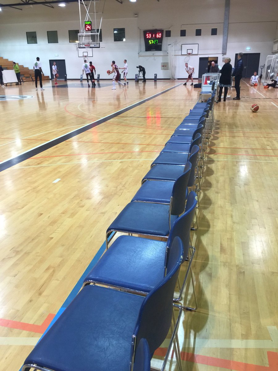 Stólarnir eru mættir!
KR-Tindastóll 19:15 á SportHD
#dominos365 <a href="/kkikarfa/">KKÍ</a>