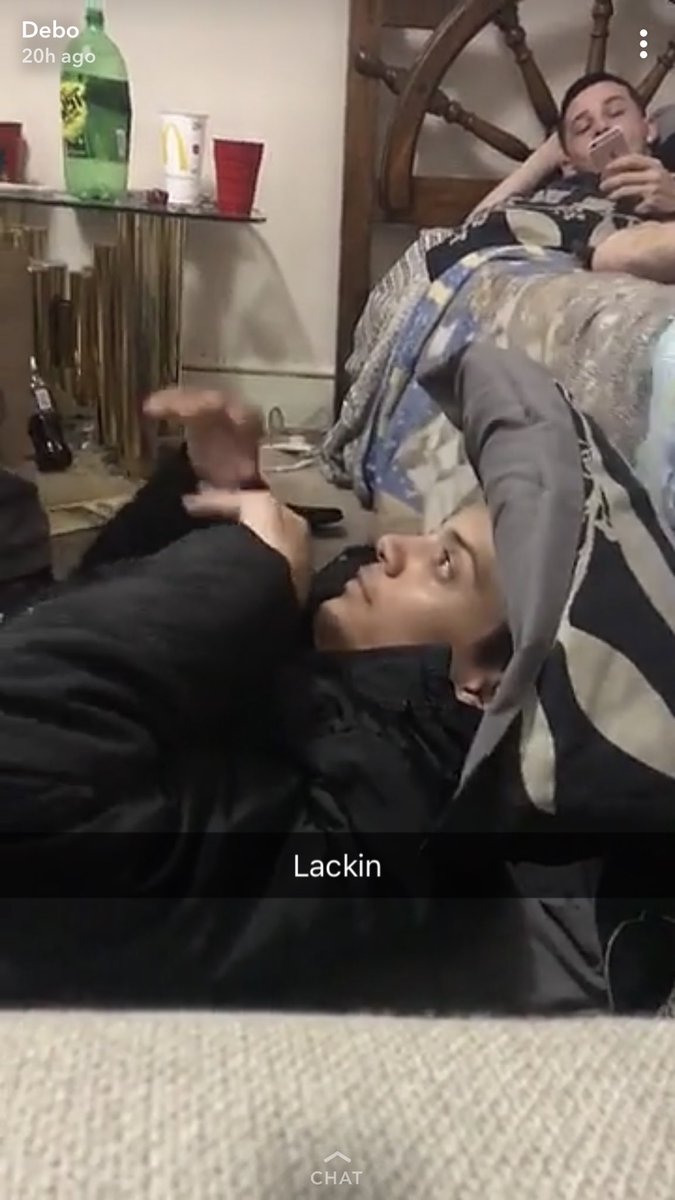 Lilttle_taz's tweet photo. Monday hit me like this https://t.co/q3jfSXNuo3