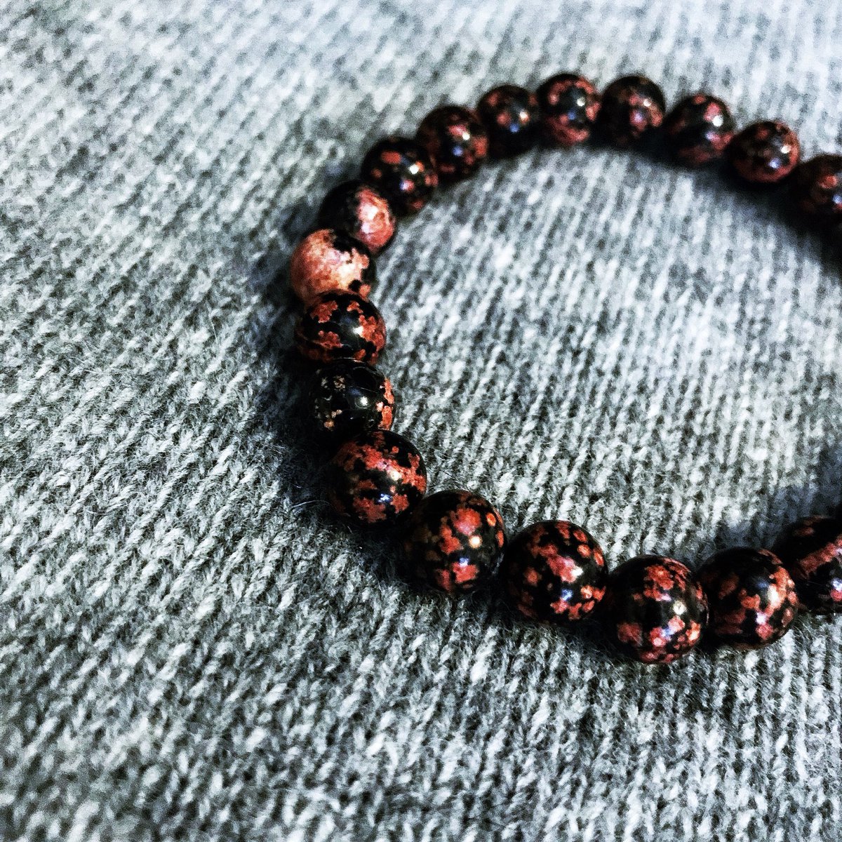 Vincemann_Sthlm's tweet photo. Stilfulla armbandet Kristian med rödsvarta tigerpärlor 🖤 #vincemannstockholm #bracelets #armband #tigerpärlor #fashion #fashionstyle #design https://t.co/guJPEUKesJ