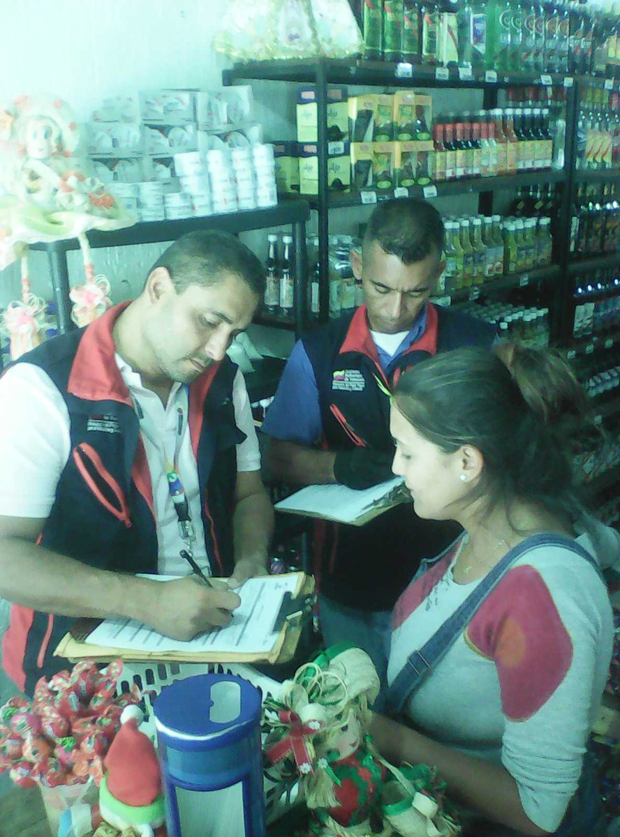 RGInsular's tweet photo. #PetroParaVencer los Fiscales de @RGInsular destacan y orientan a los usuarios de la importancia de mantener sus instrumentos de medición verificados como lo exige la Ley de Metrología. https://t.co/cZ6SYBu16Z