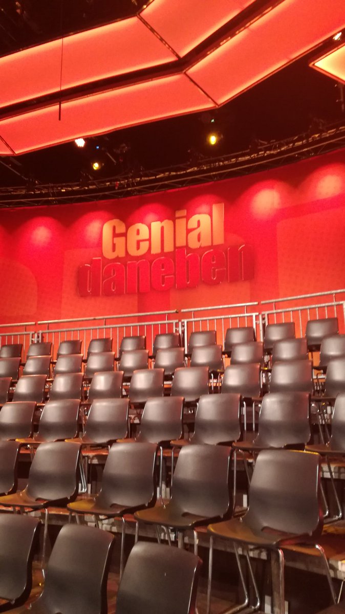 ThommyLP's tweet photo. Waren coole #genialdaneben @sat1 Aufzeichnungen danke an @tvticketsde für die Karten 💙
#tvtickets #genialdaneben #mmcstudios #Koeln https://t.co/Et8Z4F8NPH