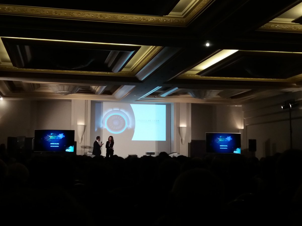 ClusterIndura's tweet photo. Andres de Leone @HyperloopTT présente le train aussi rapide que l'avion: 1200km/heure! #TPInnoDay https://t.co/CjXHUMwDTQ