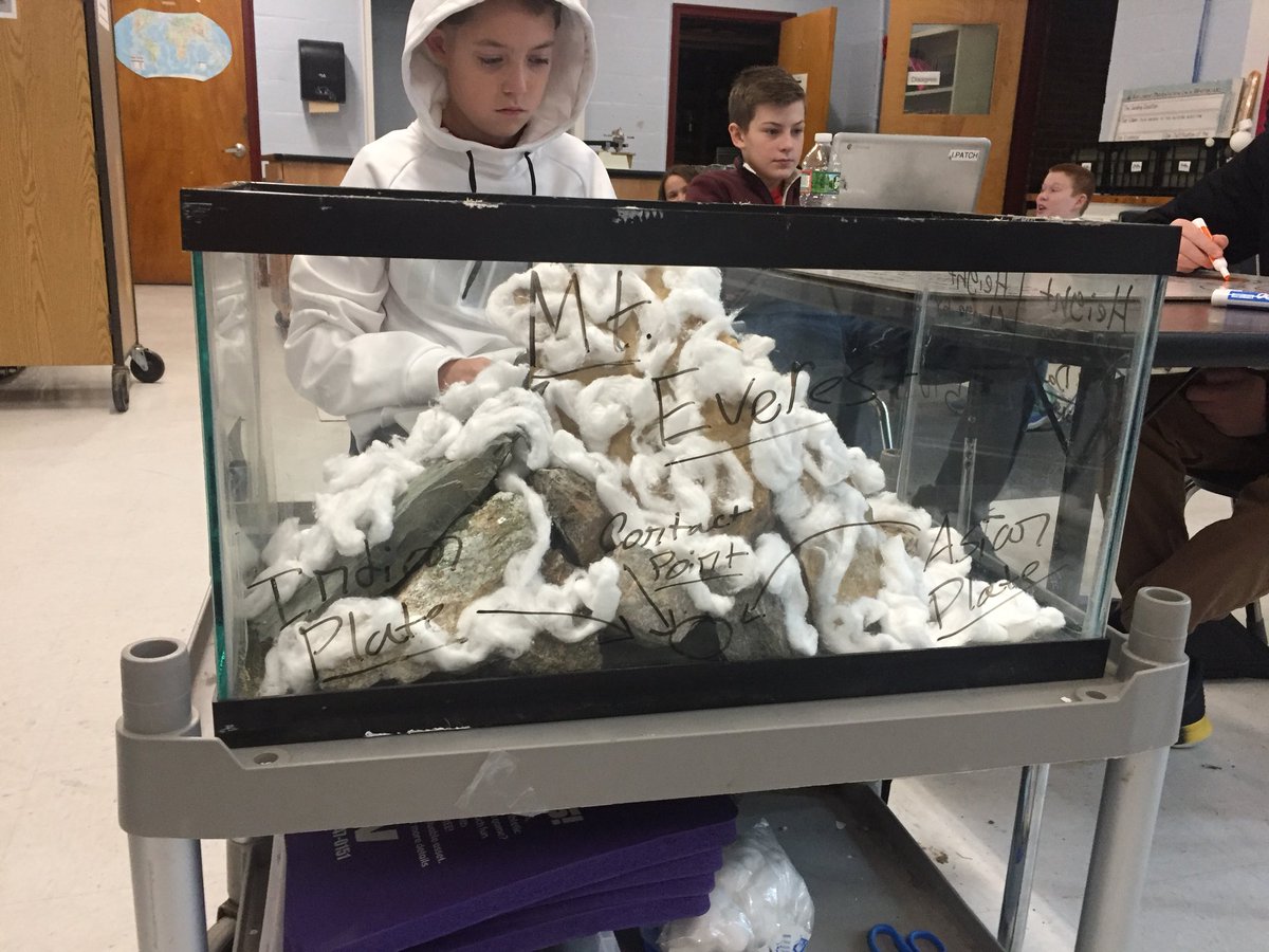 noahhurlburt's tweet photo. Seventh grade landform modeling. From Vulcan Point to the convergence of Everest and depths of the Marianas Trench, there are so many ways to investigate. @ProctorPhantoms @vted #inquiry #allauthentic https://t.co/hoyoirWsPy