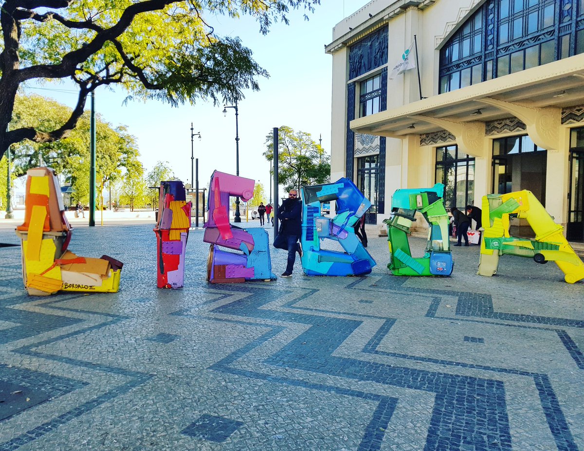 renaud_attal's tweet photo. Always Reuse before Recycling !!!
... my Life Mentra ! 😉🌍💚
#lisboa #lisbonne #zerowaste #zerodechet #streetart #reuse #reemploi #reuseart #circulareconomy #lifementra #goodtimes #nyselfie https://t.co/nq2RWnsSqD