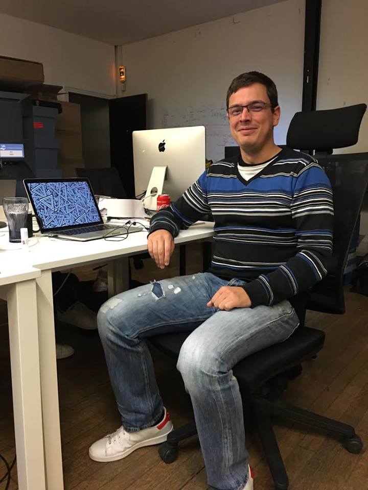 PhileasApp's tweet photo. Notre #Developpeur Thomas, actuellement salarié dans une entreprise parisienne, souhaite depuis longtemps lancer sa startup, et c’est chose faite ! 😁

Thomas aime boire de la bière Belge 🍺, les films de science fiction 🚀 et travailler sa culture en bouquinant 📘 ! https://t.co/9JmeUkvuPH