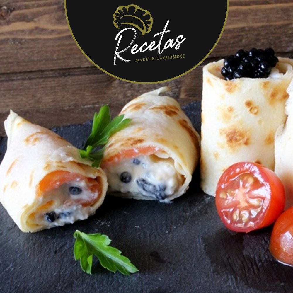 ¿Quién puede decirle que no a estos crepes fríos de #salmón con perlas de #pescado?  😍 😋  Foto de: Julia y sus Recetas