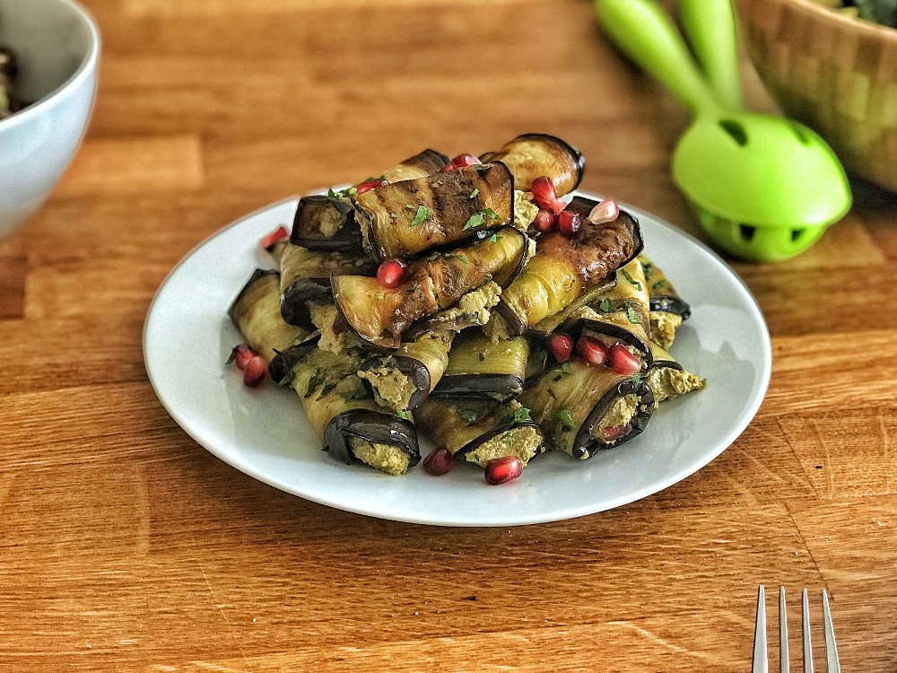 Recreated these walnut-stuffed eggplant rolls from a dish I saw on an old #PartsUnknown Tbilisi, Georgia. Freakin' delicious.
craftlog.com/us/cooking/geo…