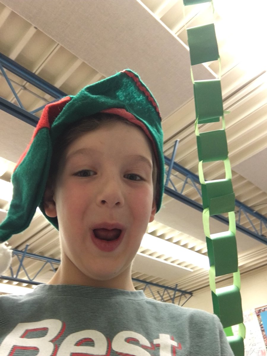 MsCarruthers5s's tweet image. My classroom is filled with the best elves! #ELFIES #3C #eipsstudents #Christmasin3C  #wbfnews