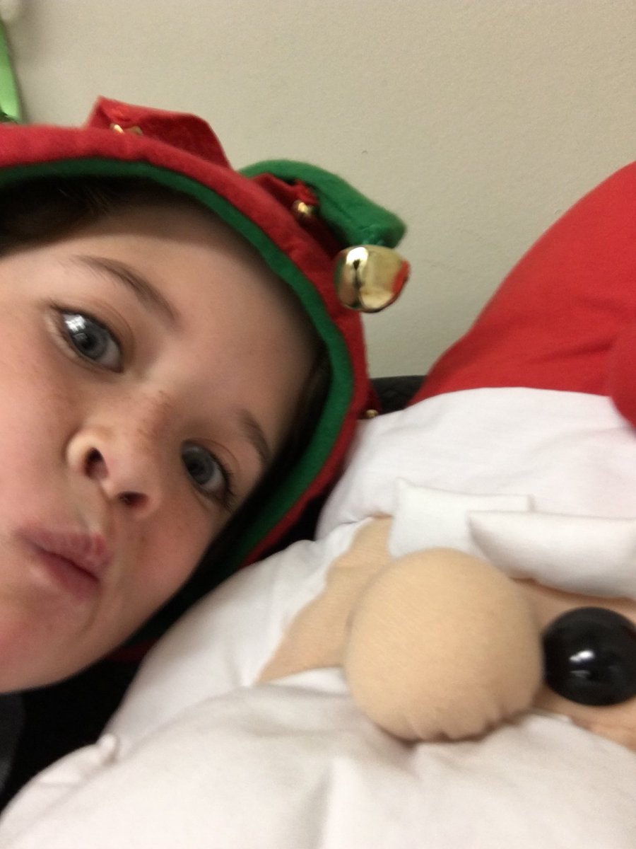 MsCarruthers5s's tweet image. My classroom is filled with the best elves! #ELFIES #3C #eipsstudents #Christmasin3C  #wbfnews