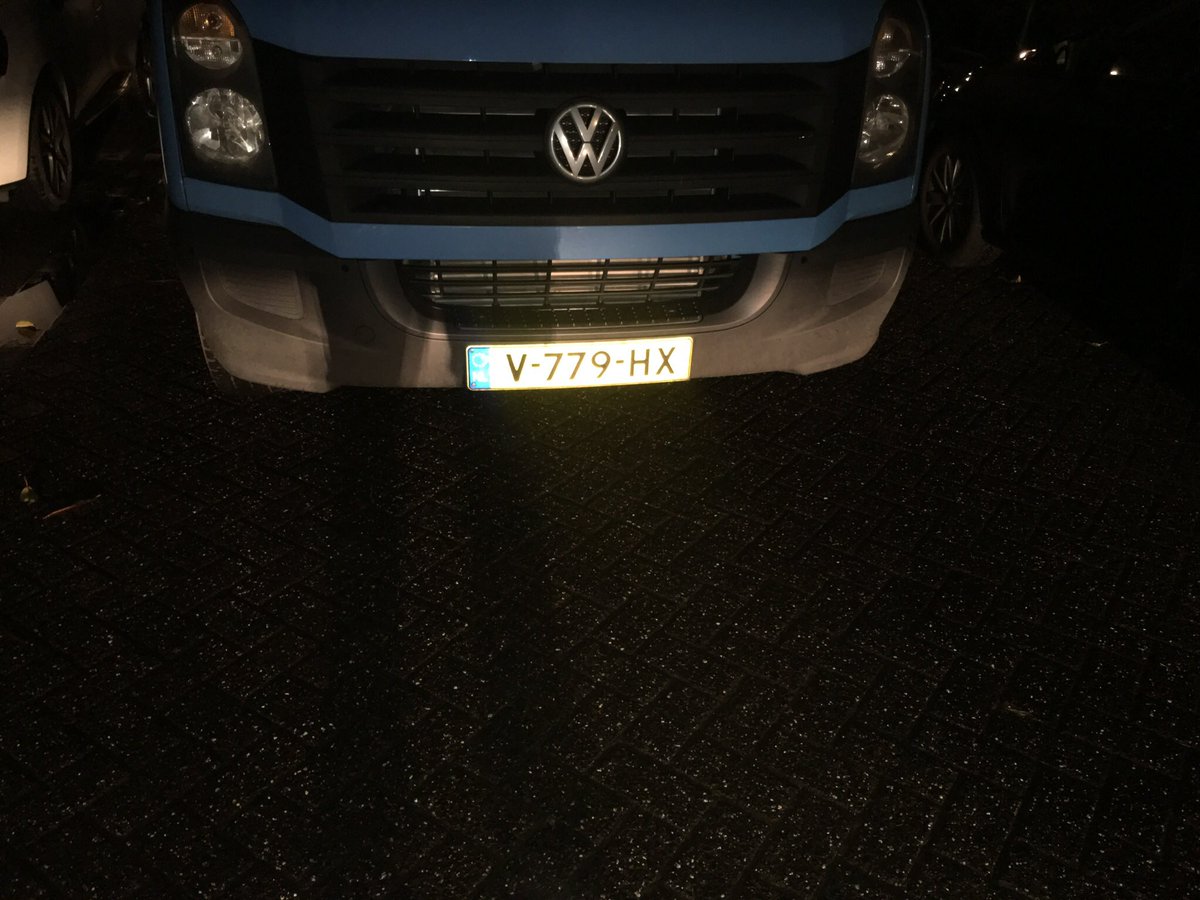 e_Choppers's tweet image. Ongelofelijke aso chauffeur van #AH bezorgservice blokkeerde 15 min de #Erasmusstraat en weigert z’n bus op de stoep te zetten #topreclame