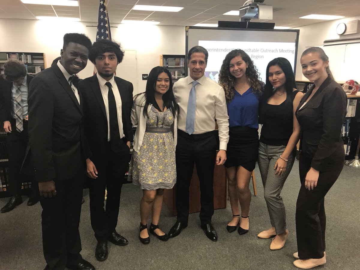 HHS Student Govt. tweet media