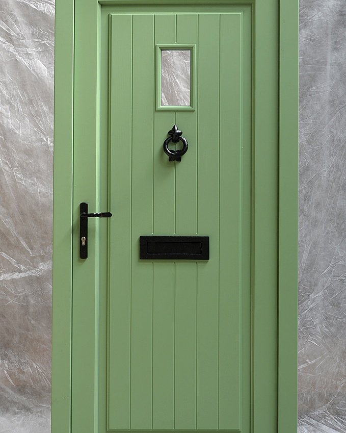 JRBWindows's tweet image. New cottage style door in eye-catching green, fitted with black antique style ironmongery and top class @WinkhausUK Secure By Design multipoint lock.