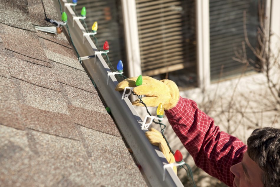 RoofingIt's tweet photo. New to being a home owner this Christmas season? Here's a great article on decorating your roof the right way.
#RoofDecorations #RoofingContractor #RoofingCompany #DenverRoofing #DenverContractor
https://t.co/S7T9HLOYt5 https://t.co/1wjLhnIqPF