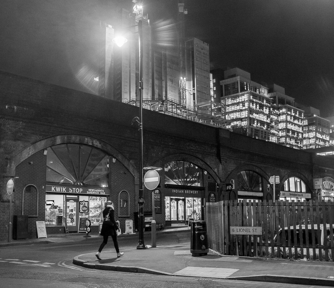 BirminghamWeAre's tweet photo. George with more great night time photography of Birmingham - this looking into the City from Lionel St/ Livery St - courtesy @geopics43 https://t.co/oGBVdiEs4Q