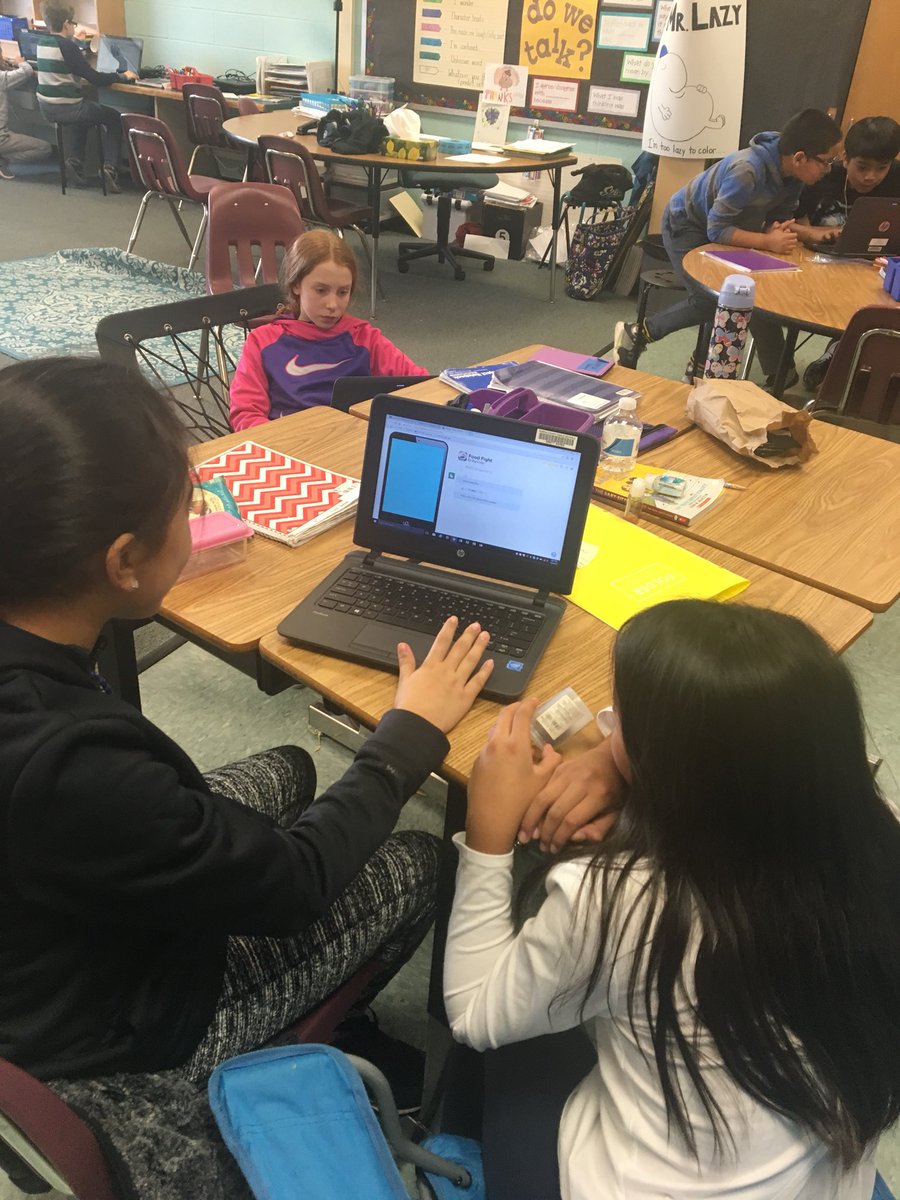 TLC5thgrade's tweet photo. Future computer scientists at work. #HourOfCode #teambullrun https://t.co/aJHpx6CUC0