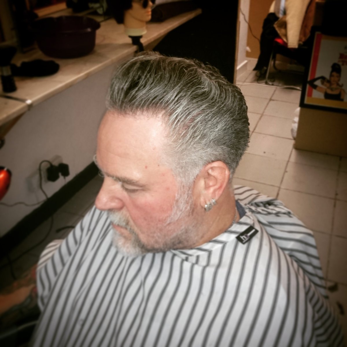 BarberD86's tweet photo. #britishmasterbarbers #dazzlersreloaded #wahlprouk #apothecary87 #barberevomagazine https://t.co/sgRa9jBIvl