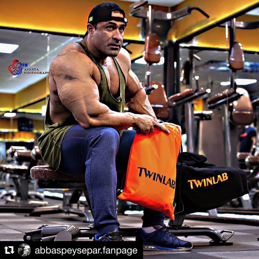Twinlab_Fuel's tweet photo. Focused. @abbaspeysepar.fanpage reppin' Twinlab before hitting the workout 💥💪🏼💥
・・・
بیایید به جایی که اول بگیم و بعد انجام بدیم اول اون کارو انجام بدیم بعد راجعش بگیم بهتر نیست #phisyque #bodybuilding #fit #fitnes #crossfit #trx #bodyclassic#
#workout #ana https://t.co/pf9wt4HXqI