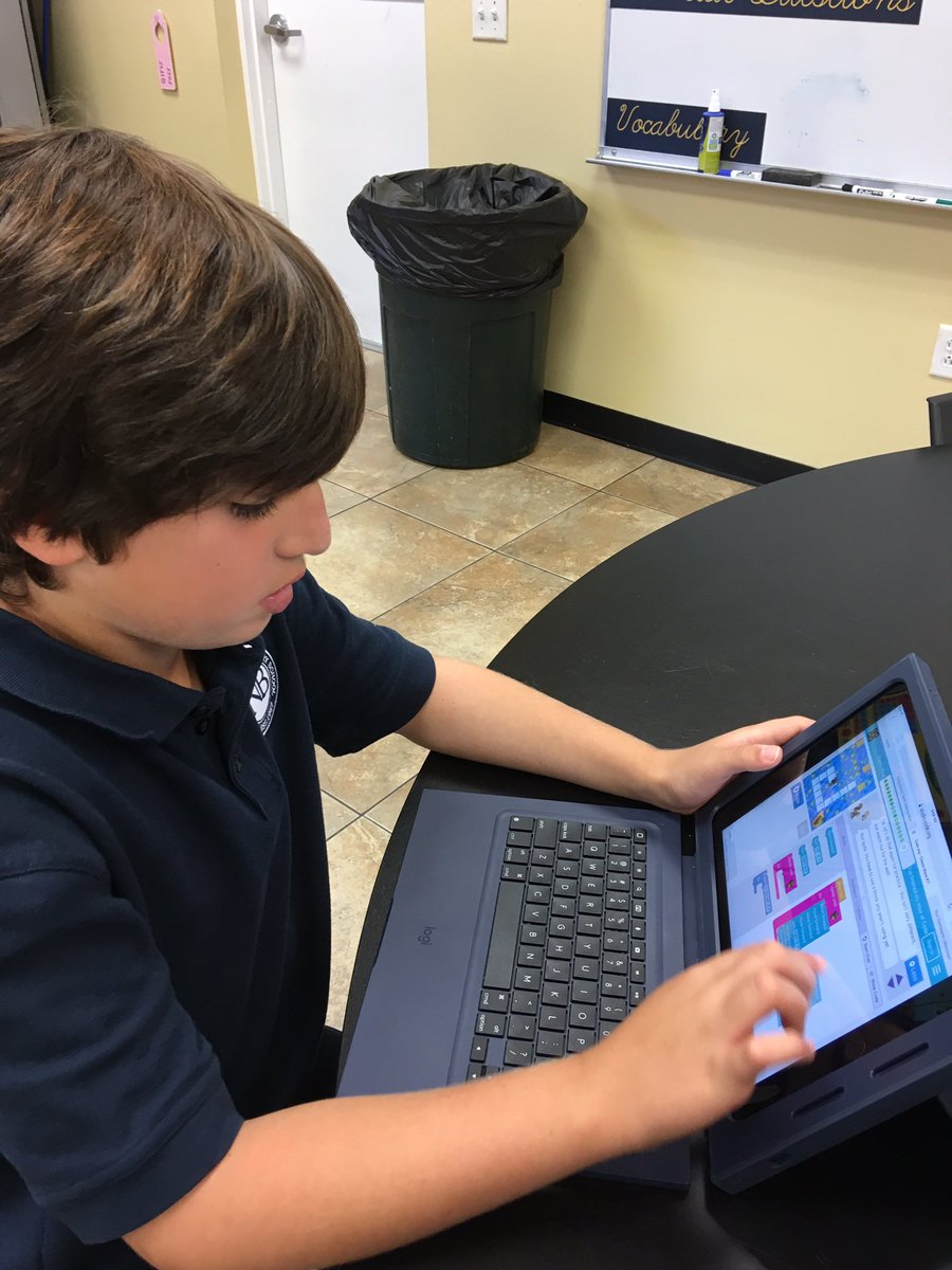 MissNiss13's tweet image. #weekofcode @codeorg