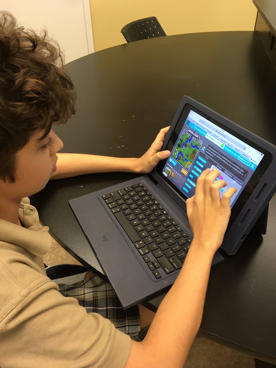 MissNiss13's tweet image. #weekofcode @codeorg