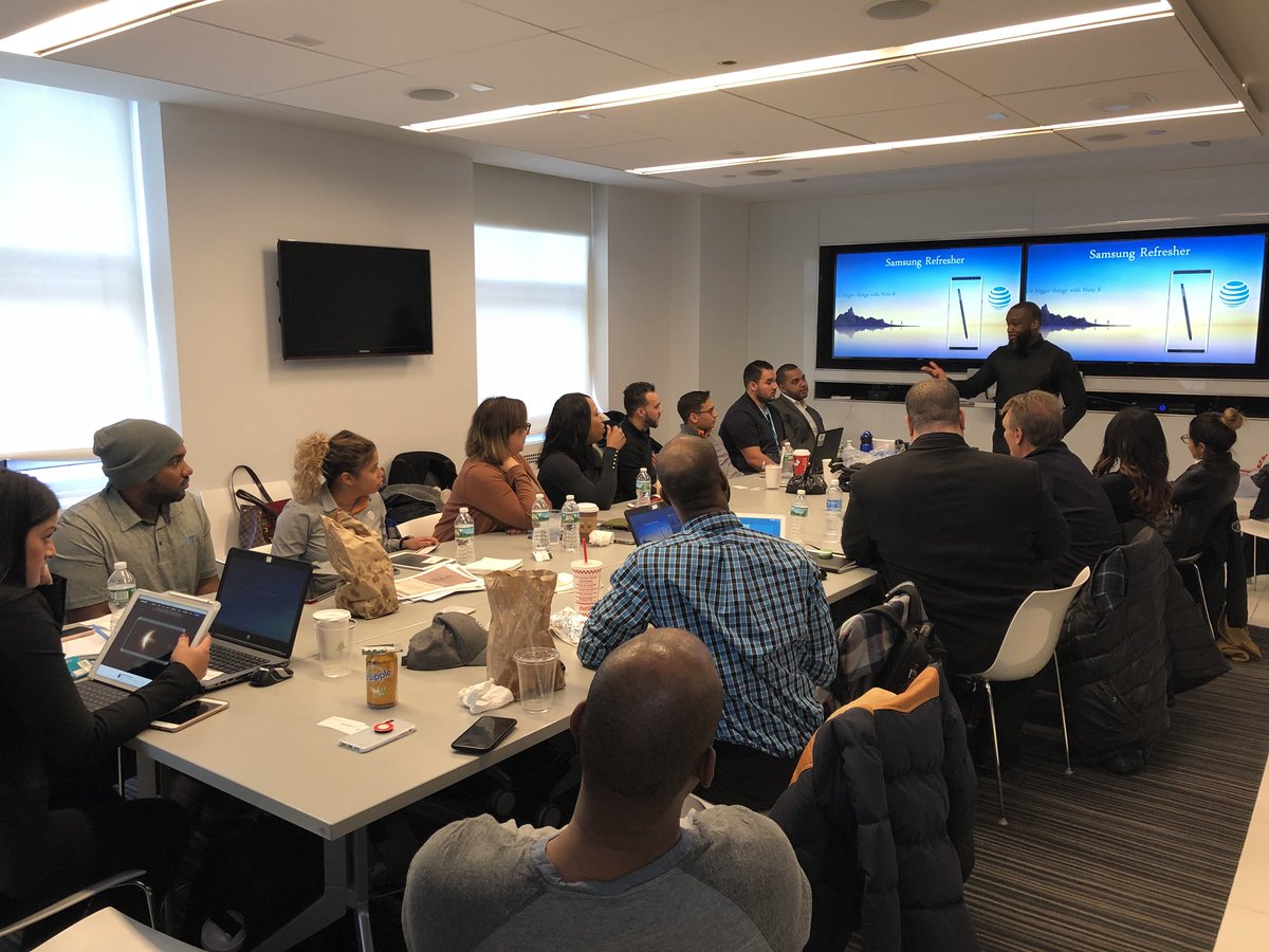 JayConexion's tweet photo. #TheMidtownLeague loves @SamsungMobile. @StevePeters14 always brings high energy to meetings! Let’s go! https://t.co/djaDqVMtnj