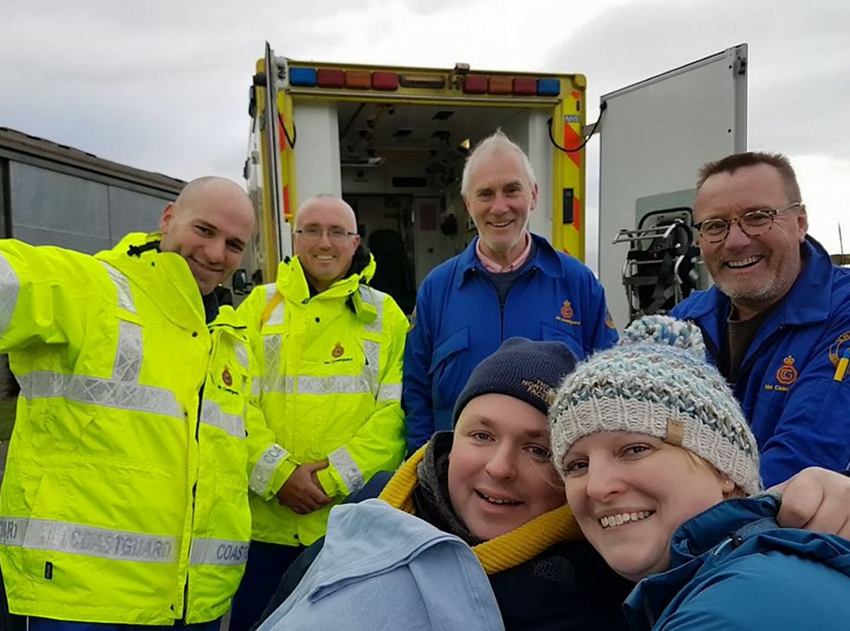 Man falls head over heels for girlfriend - breaking ankle during romantic proposal
mirror.co.uk/news/uk-news/l…