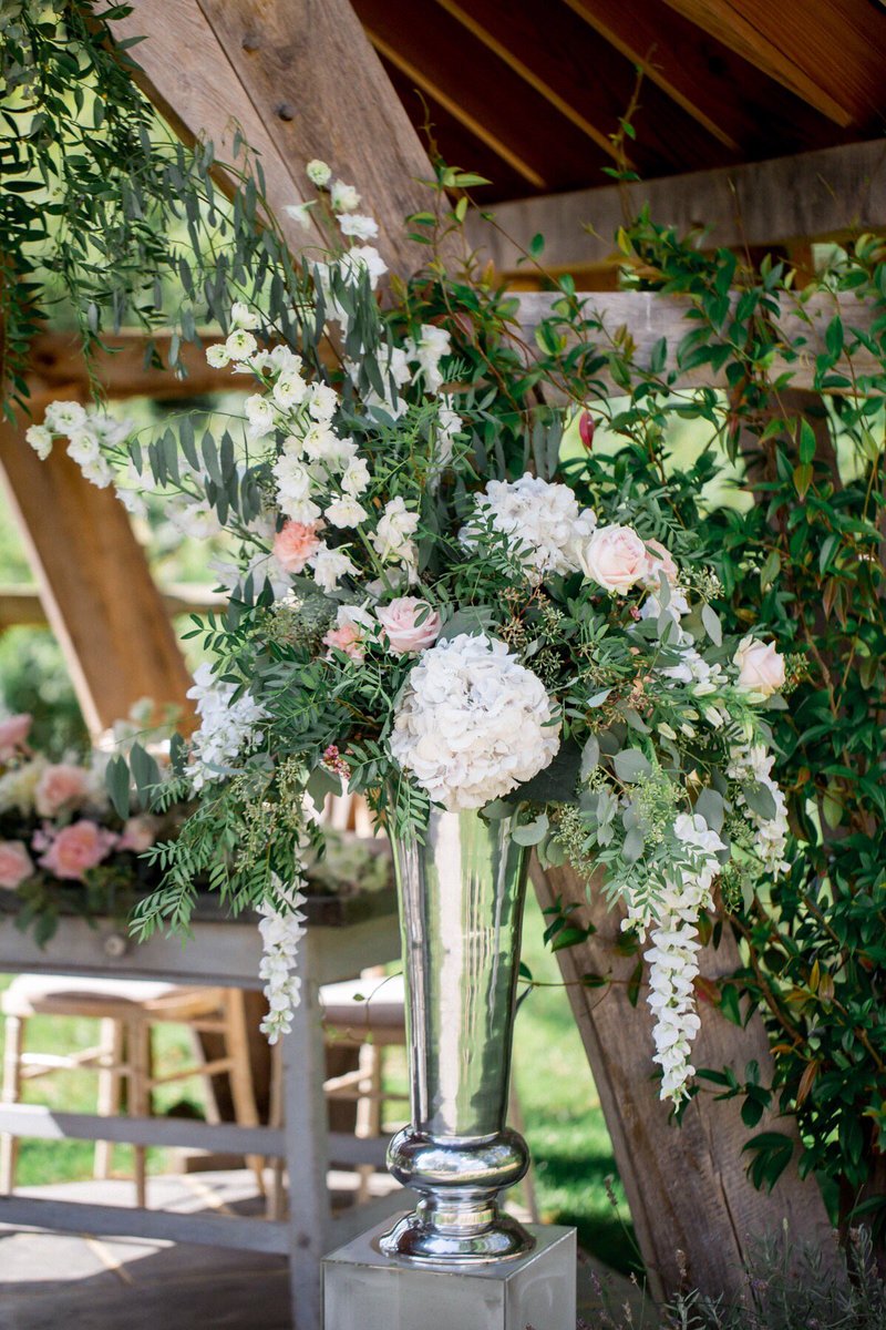 MillbridgeCourt's tweet photo. - MBC Blog -

https://t.co/WPHuNYowNI

This weeks post is all about J+D’s gorgeous August Wedding Day.

Ft. 
🎈 by @3BubblegumGirls,
🌷 by @Bloomingayles, 
📸 by Philippa Sian Photography.

Xx https://t.co/Sbz6O0HyUZ