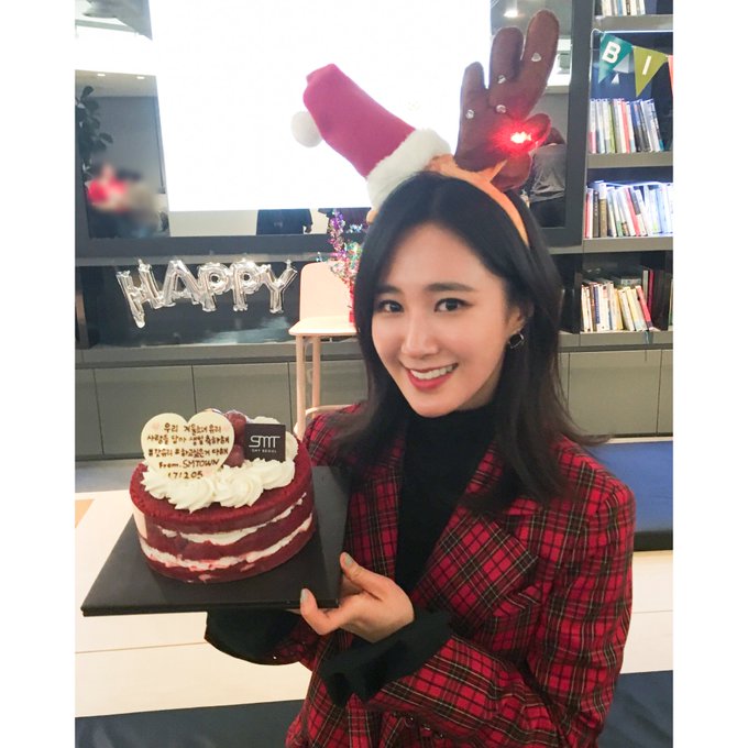  happy birthday to a talented queen, snsds black pearl, kwon yuri   