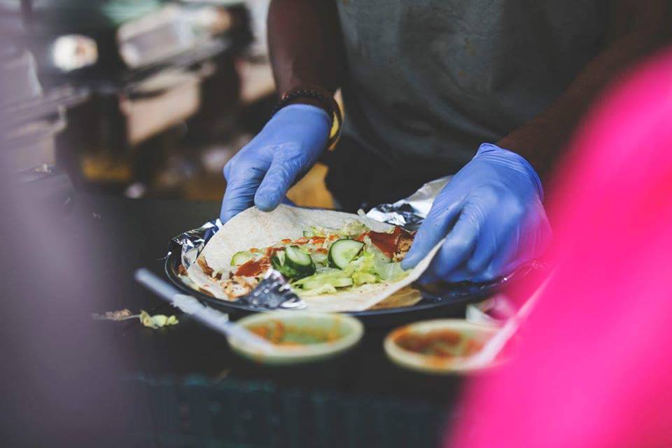 <a href="/BoxFoodUK/">BoxFood</a>  #jerkchicken and #currygoat along with a short but sweet selection of wraps in the beautiful market town of <a href="/UppinghamXmas/">Christmas in Uppingham</a> 🔥#jerkchicken #tastyjerkgravy #sweetpotatoecurry #jerksoya #vegandishes #jamaicanstreetfood #thisThurs5pm #wrapspecials #ricenpeas  #hotcocoa