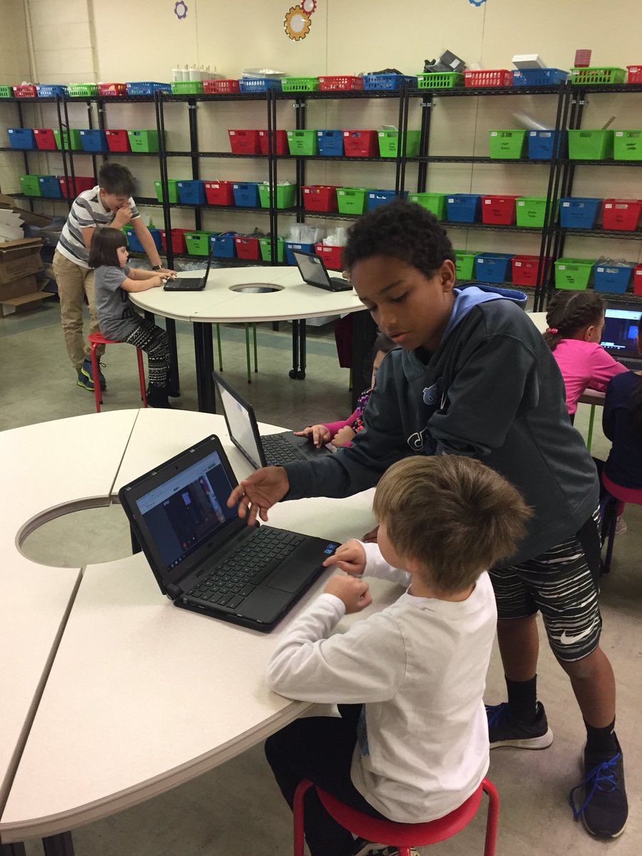 jennifercypra's tweet image. 5th graders helping teach KG students about coding #PowerofcodeOCS @GABChamps