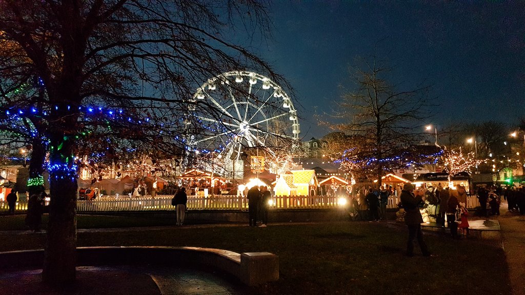 GalwayExplorer's tweet photo. Eyre Square looking good this #Christmas #LoveGalway https://t.co/5shqoDrsME