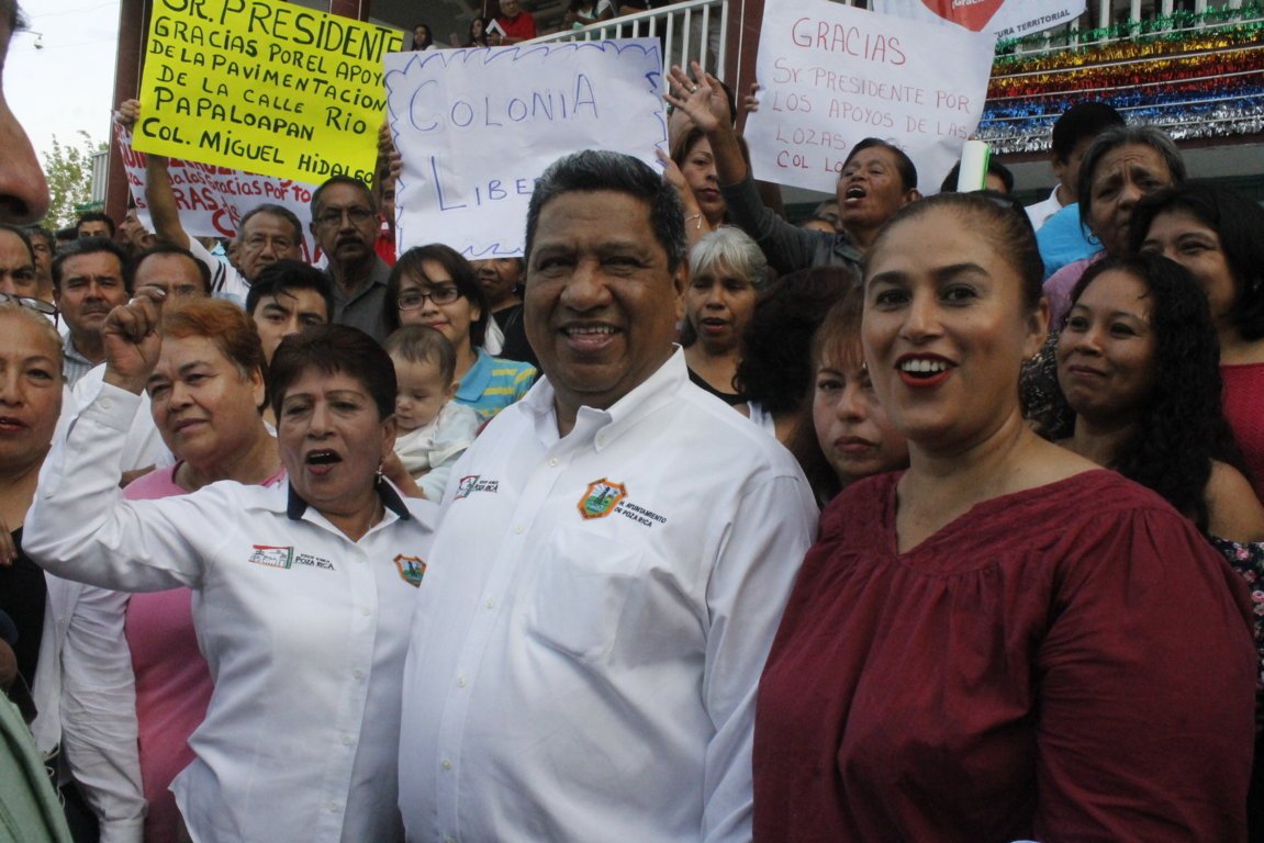 TodosSomosPR's tweet photo. Poza Rica es más grande que sus adversidades: SLQC #TodosSomosPozaRica https://t.co/ATcAcfQ5Ll https://t.co/hbuCx0NxWs