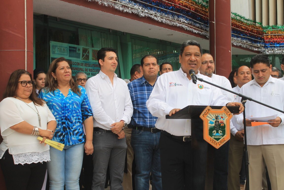 TodosSomosPR's tweet photo. Poza Rica es más grande que sus adversidades: SLQC #TodosSomosPozaRica https://t.co/ATcAcfQ5Ll https://t.co/hbuCx0NxWs