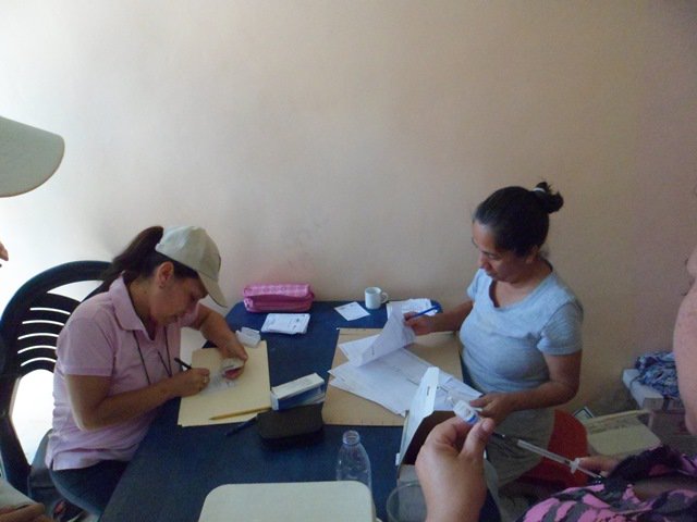 CarriSalud's tweet photo. Se recuerda a los carrizaleños que el esquema de vacunas se está aplicando a diario en las instalaciones del ambulatorio María Isabel de Rodríguez #EjemploDeMiranda  #YoDefiendoCarrizal  https://t.co/iNTl2iedBu https://t.co/kUKa3fxZAd