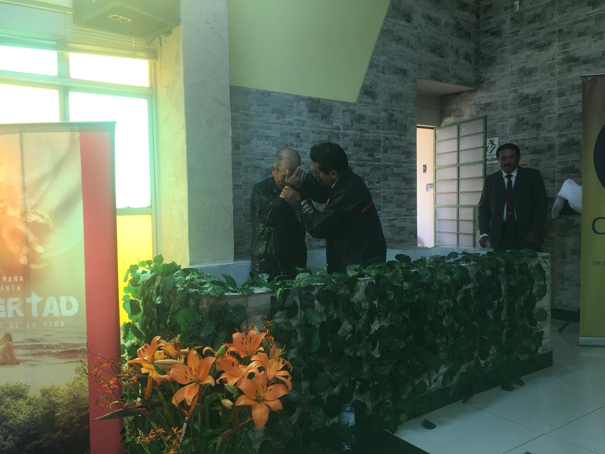 prajimenez's tweet photo. Ladislao se bautiza en el #ConcilioMiCOP 🇵🇪 como primicia de #SemanaSanta2018 https://t.co/szeNjf8O1q
