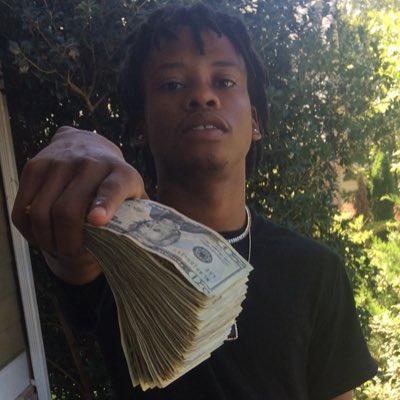 #NewProfilePic https://t.co/mTt4lgMvOj<a href="/tag/newprofilepic"class="tags">#NewProfilePic</a>