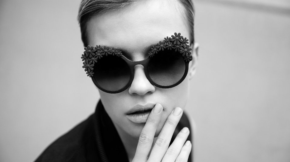 Las gafas de .bijouets, una marca de joyería contemporánea y accesorios de diseño exclusivo. CAMBIAMI, la línea de gafas de sol de .bijouets están fabricadas en Italia con tecnología de impresión 3D. ow.ly/1tny30h0ukL