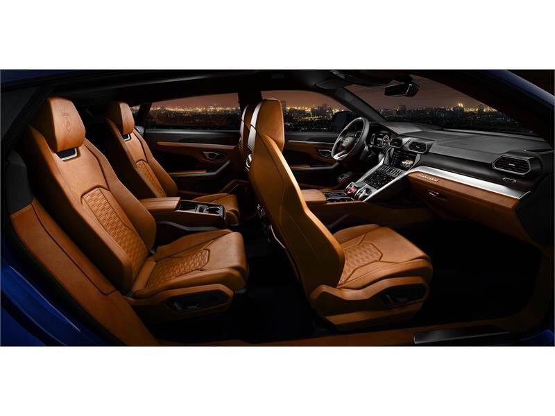 autoadvisoruk's tweet photo. The Lamborghini Urus is here 😍Bringing with it a whole new sector! 🏎 @Lamborghini 
•••••••••••••
#urus #ssuv #lamborghiniurus #supercars #lamborghini #650bhp #v8twinturbo #supercarsoflondon #findreviewshare #autoadvisor🚗 https://t.co/XpMUuWEXvM