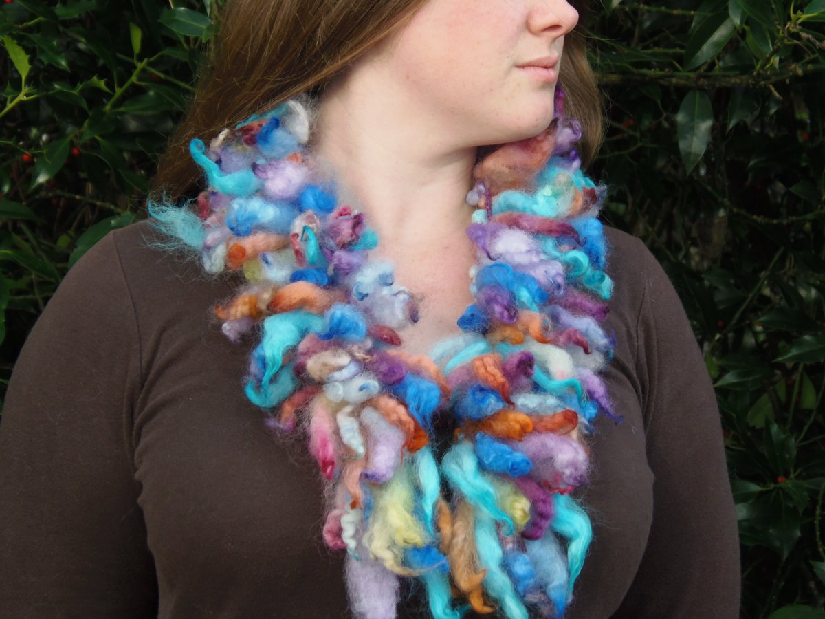 MurmuringWheel's tweet photo. Working on some fluffy wool lock scarf/boa ideas. More colours coming soon! https://t.co/ZvW0NIs3Up #christmasgiftshour #Creativebizhour https://t.co/aAjewo47ye