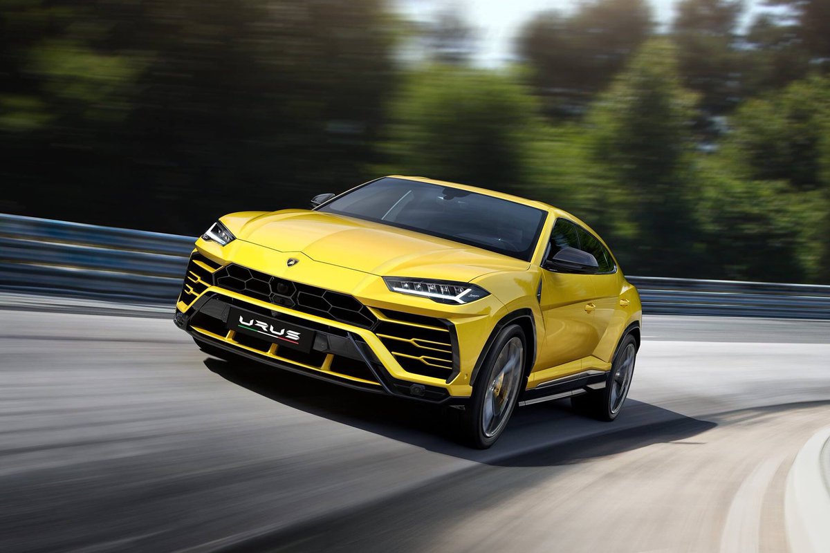 mattfgp2's tweet image. So new Lamborghini Urus announced - good looking as far as SUVs go, but those door handles are almost unforgivable! Why couldn’t they have used flush ones like on Huracan? 🤷🏼‍♂️ #handlegate