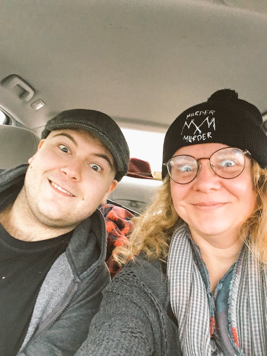 Montreal we are almost there! <a href="/ChickPickN/">Grumpy's</a> Mondays w/ <a href="/OldTimeHoney/">Old Time Honey</a> tonight 9pm! #supermoon #supergig